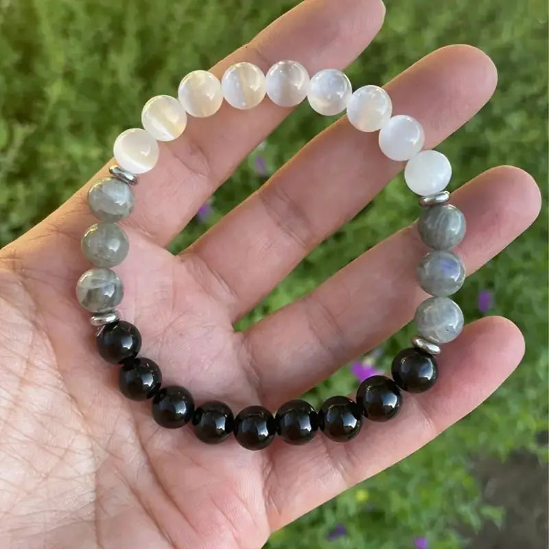 Natural stone protective bracelet brings security, good luck and health is the ideal gift for men and women